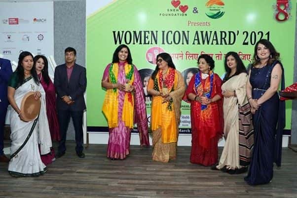 Women Icon 2021 award recognition group photo